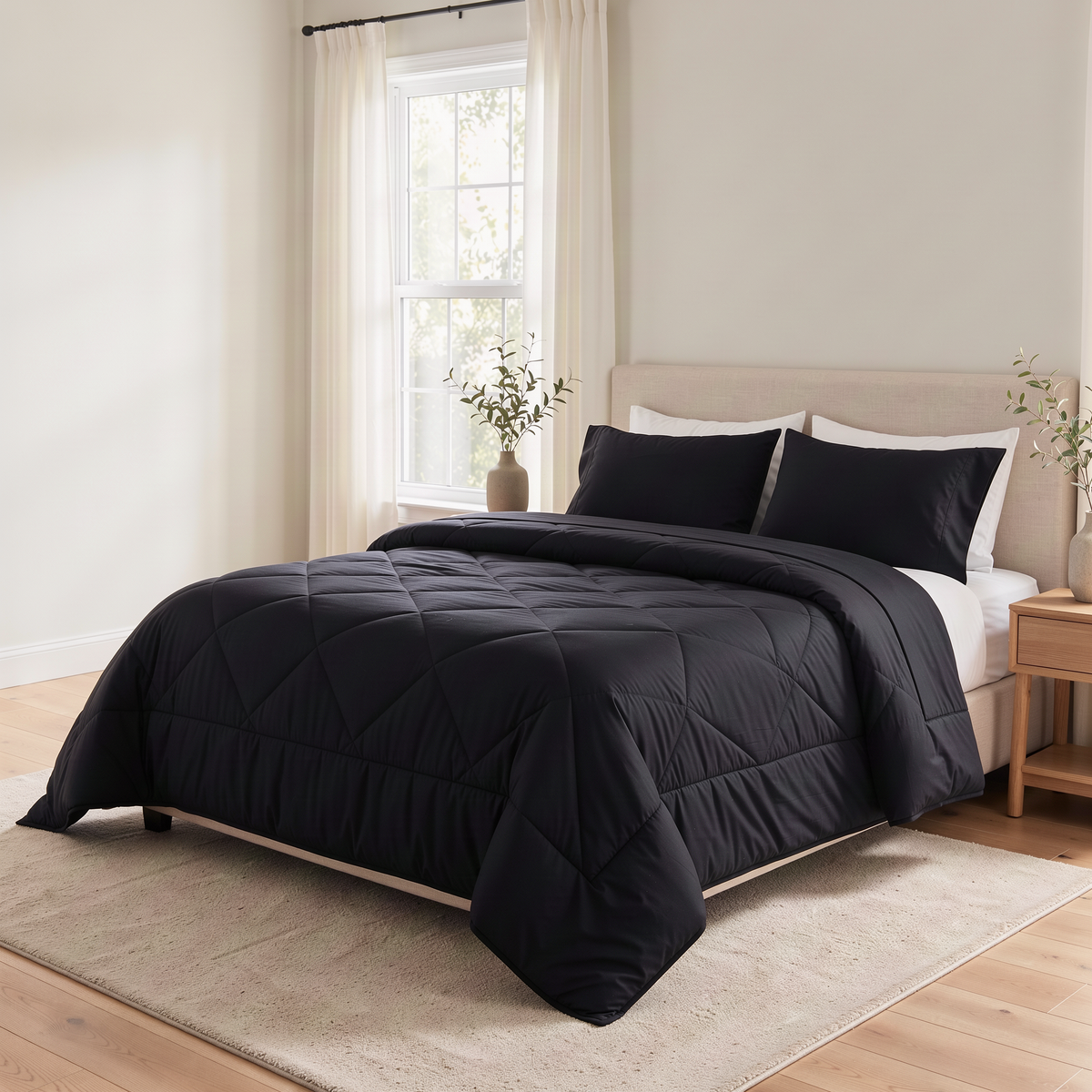 Homely EasySleep Comforter in Midnight Black